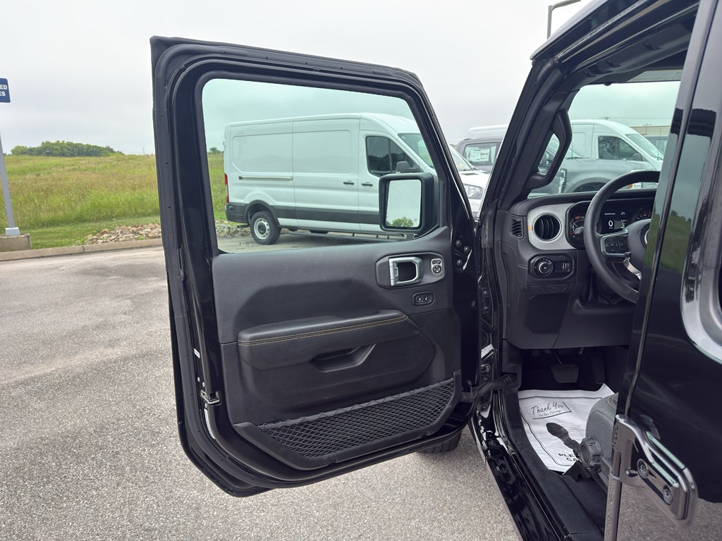 2025 Jeep Wrangler 4-Door Sahara 4x4