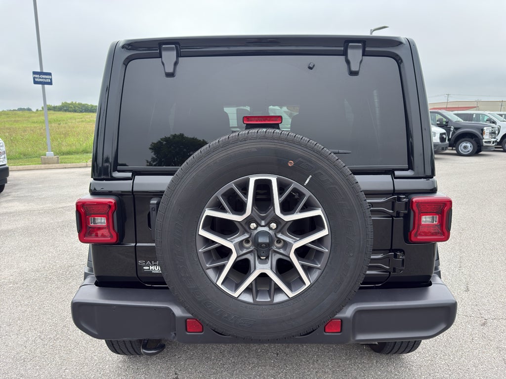 2025 Jeep Wrangler 4-Door Sahara 4x4