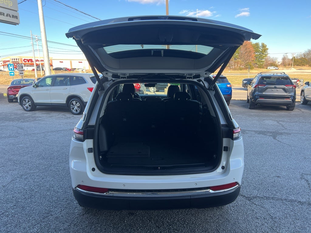 2023 Jeep Grand Cherokee Limited 4x2