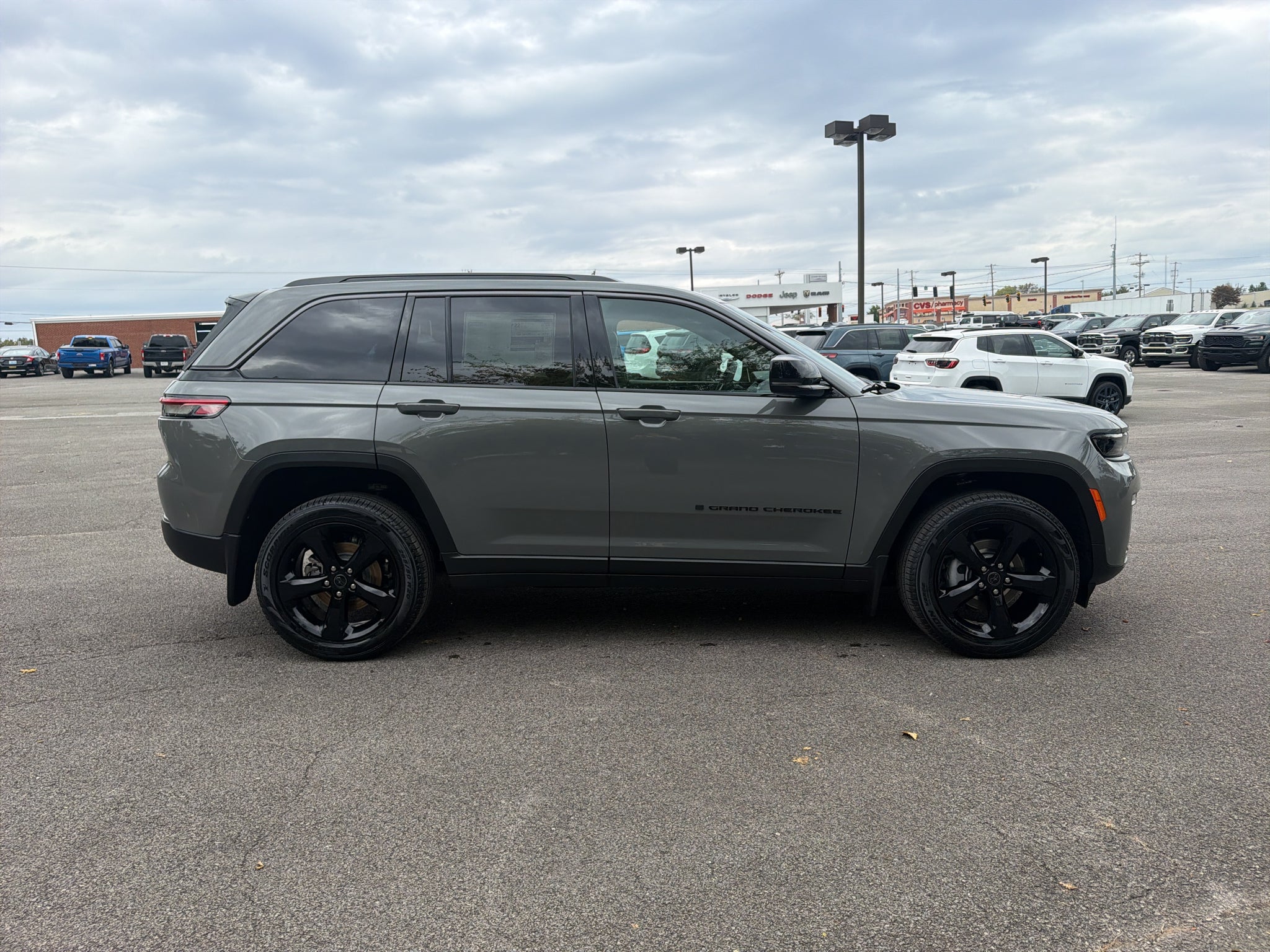 2027 Jeep Grand Cherokee GRAND CHEROKEE LIMITED 4X4