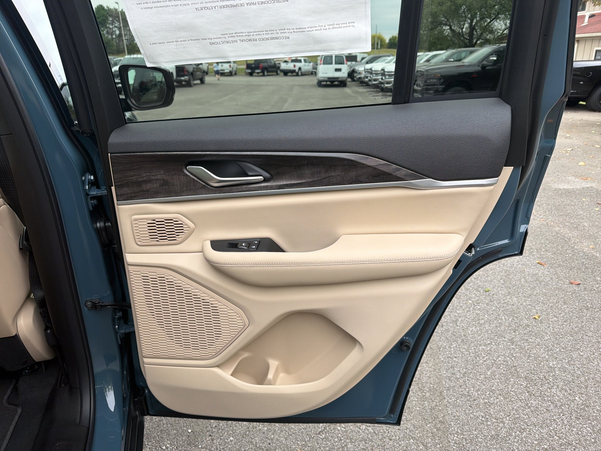 2027 Jeep Grand Cherokee GRAND CHEROKEE LIMITED 4X4