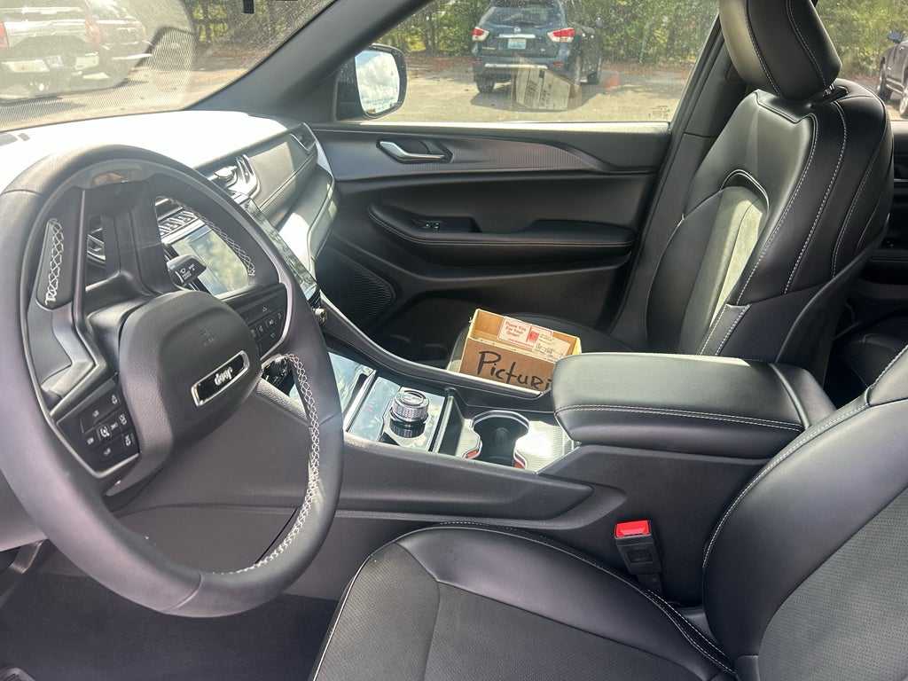 2025 Jeep Grand Cherokee L Altitude 4x4