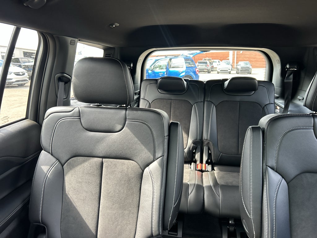 2025 Jeep Grand Cherokee L Altitude 4x4