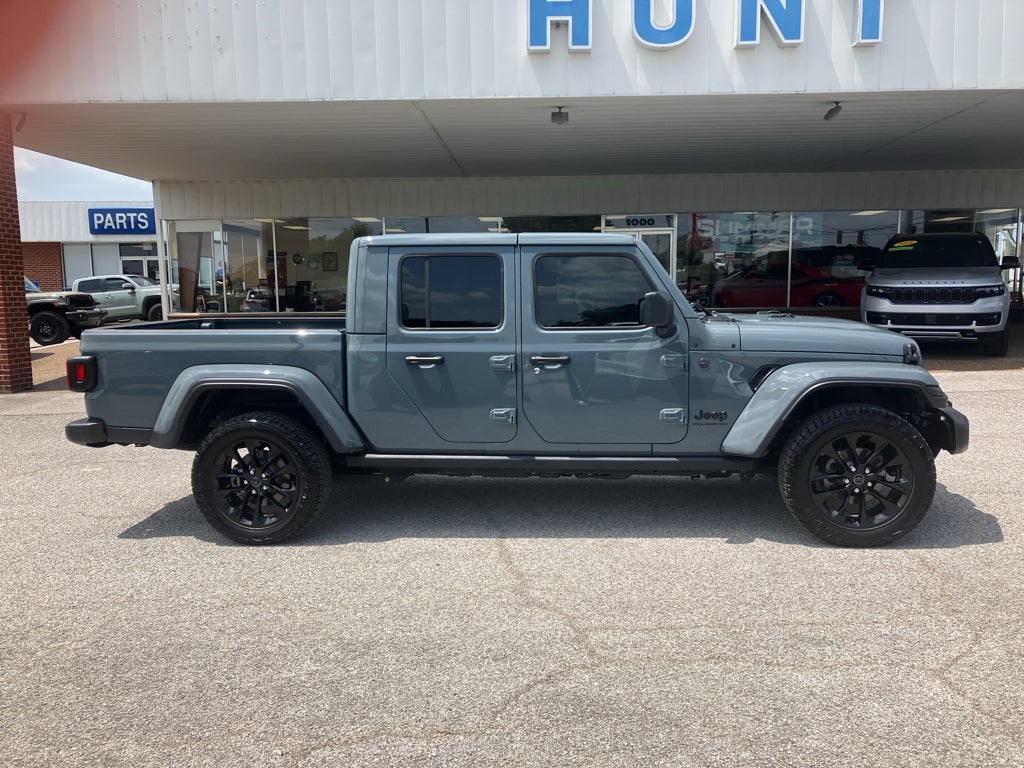 2025 Jeep Gladiator Nighthawk