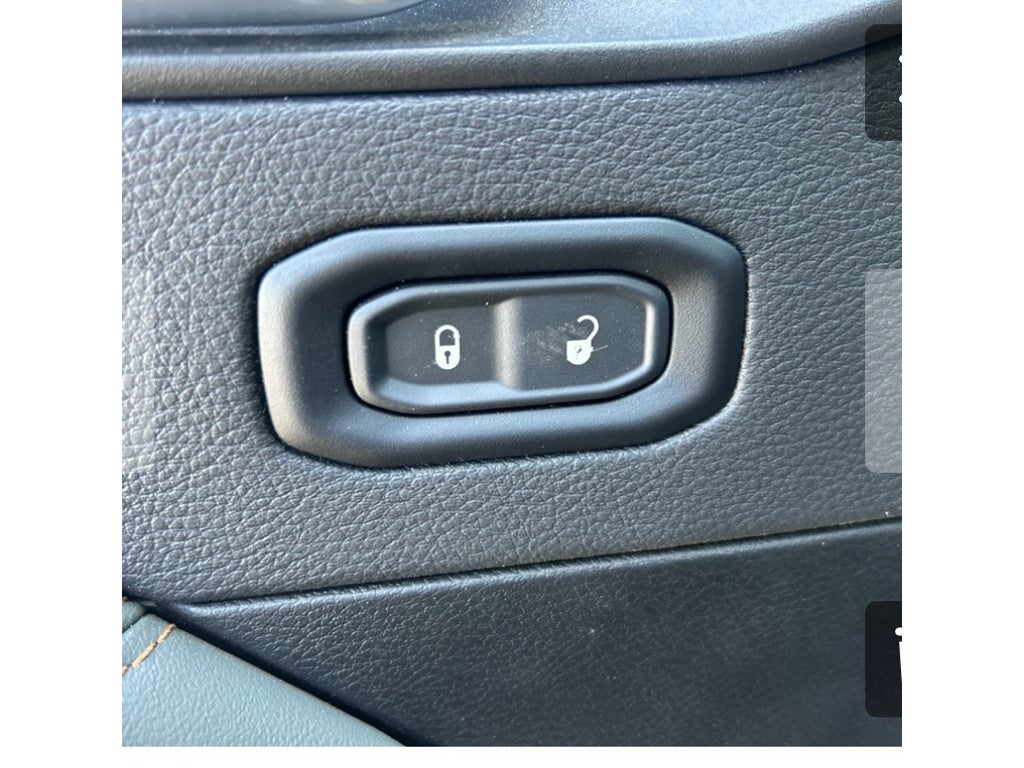 2025 Jeep Gladiator Mojave X