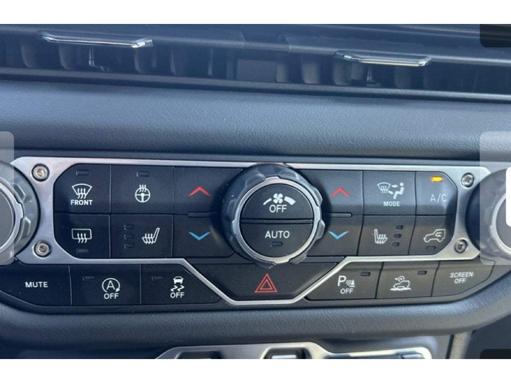 2025 Jeep Gladiator Mojave X