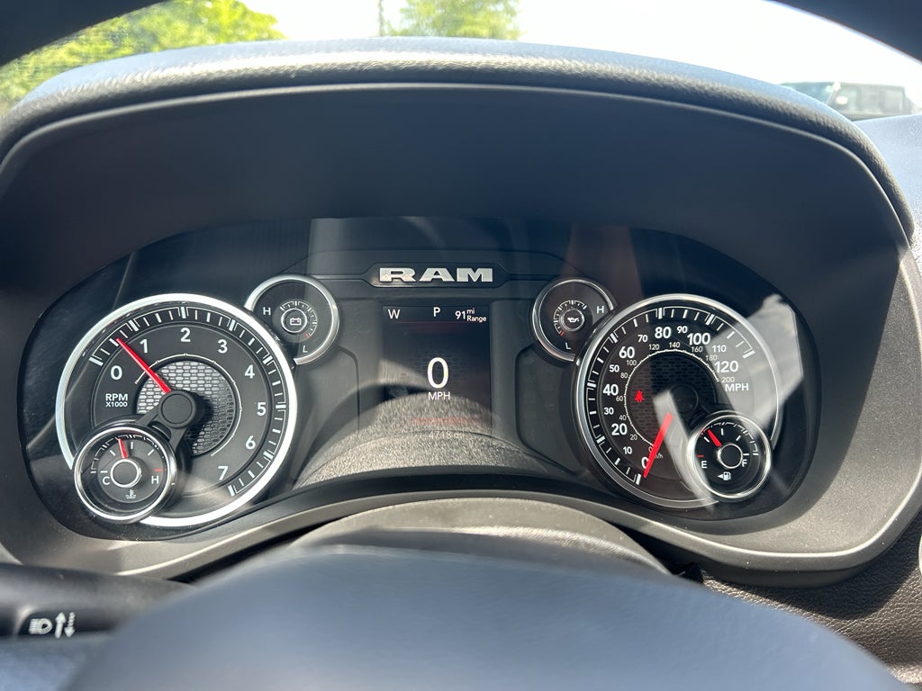 2025 RAM 1500 HFE Quad Cab 4x2 6'4' Box