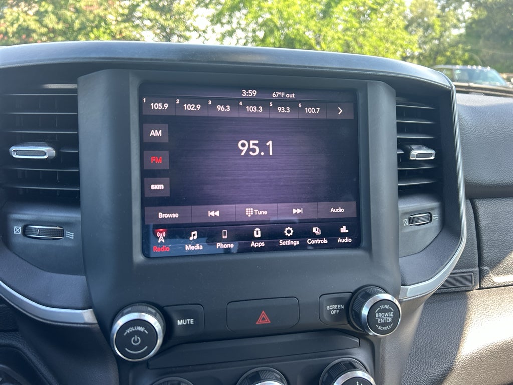 2020 RAM 1500 Big Horn Quad Cab 4x2 6'4' Box