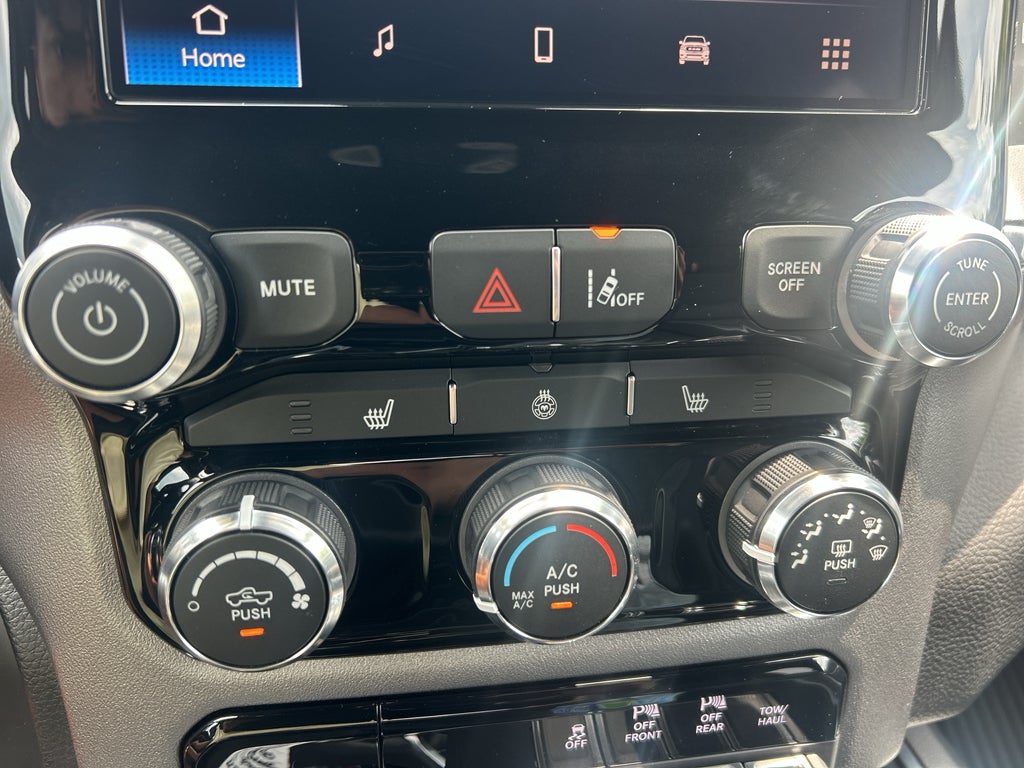 2025 RAM 1500 Big Horn Crew Cab 4x4 6'4' Box
