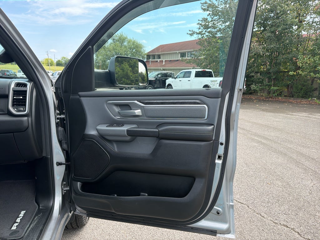 2021 RAM 1500 Big Horn Quad Cab 4x4 6'4' Box