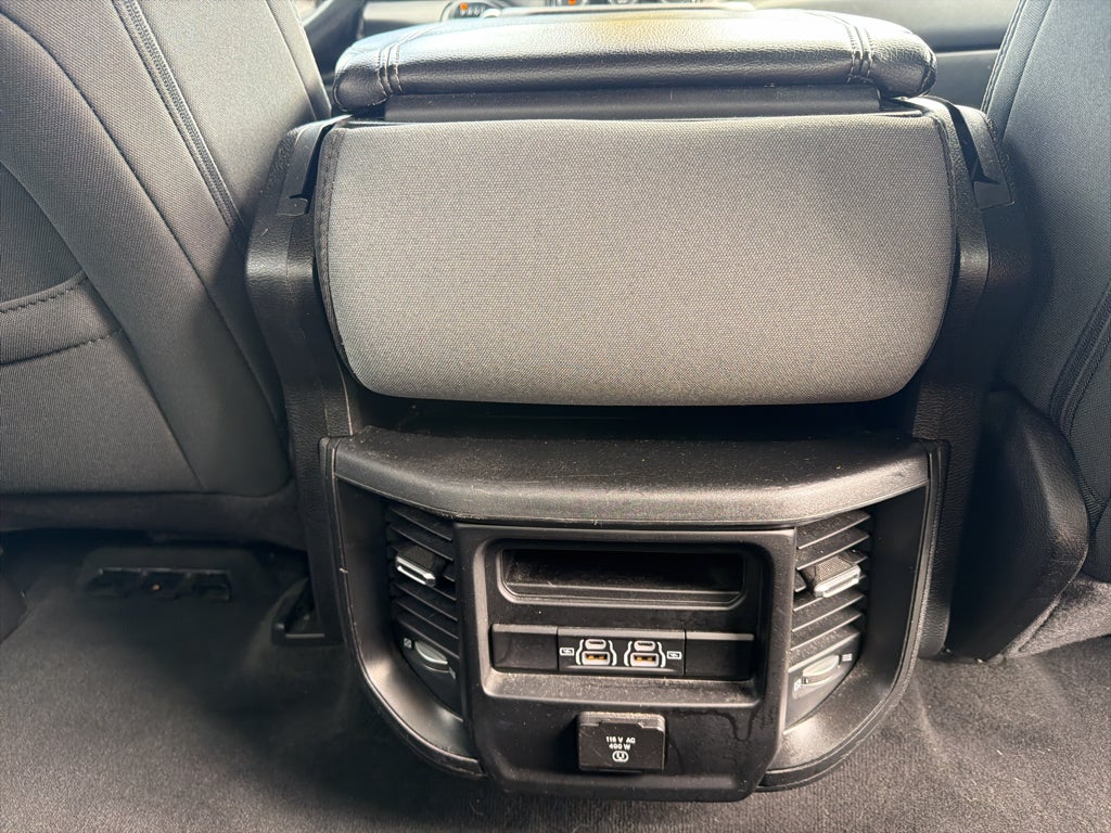 2021 RAM 1500 Big Horn Quad Cab 4x4 6'4' Box