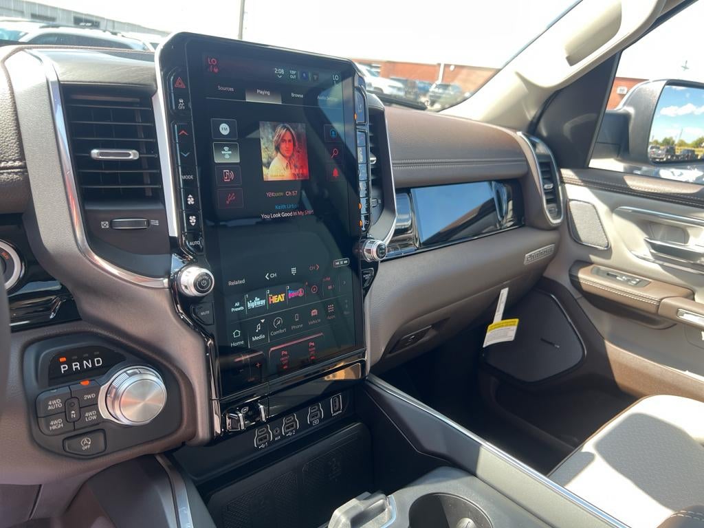 2025 RAM 1500 Laramie Crew Cab 4x4 5'7' Box