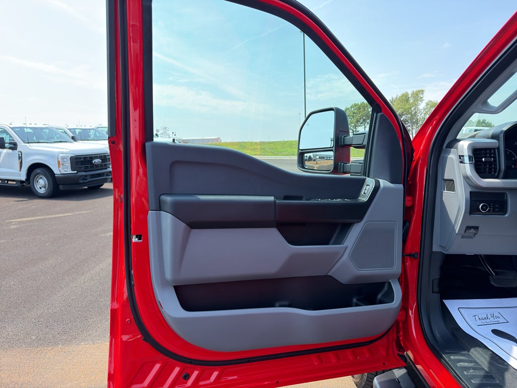 2026 Ford F-350 Chassis XL