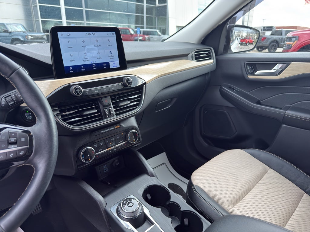 2022 Ford Escape Titanium
