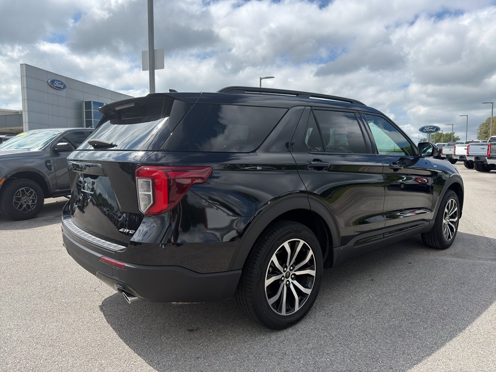 2022 Ford Explorer ST-Line