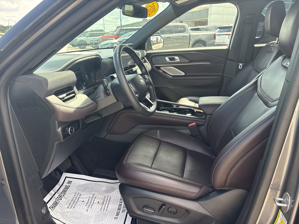 2025 Ford Explorer Platinum