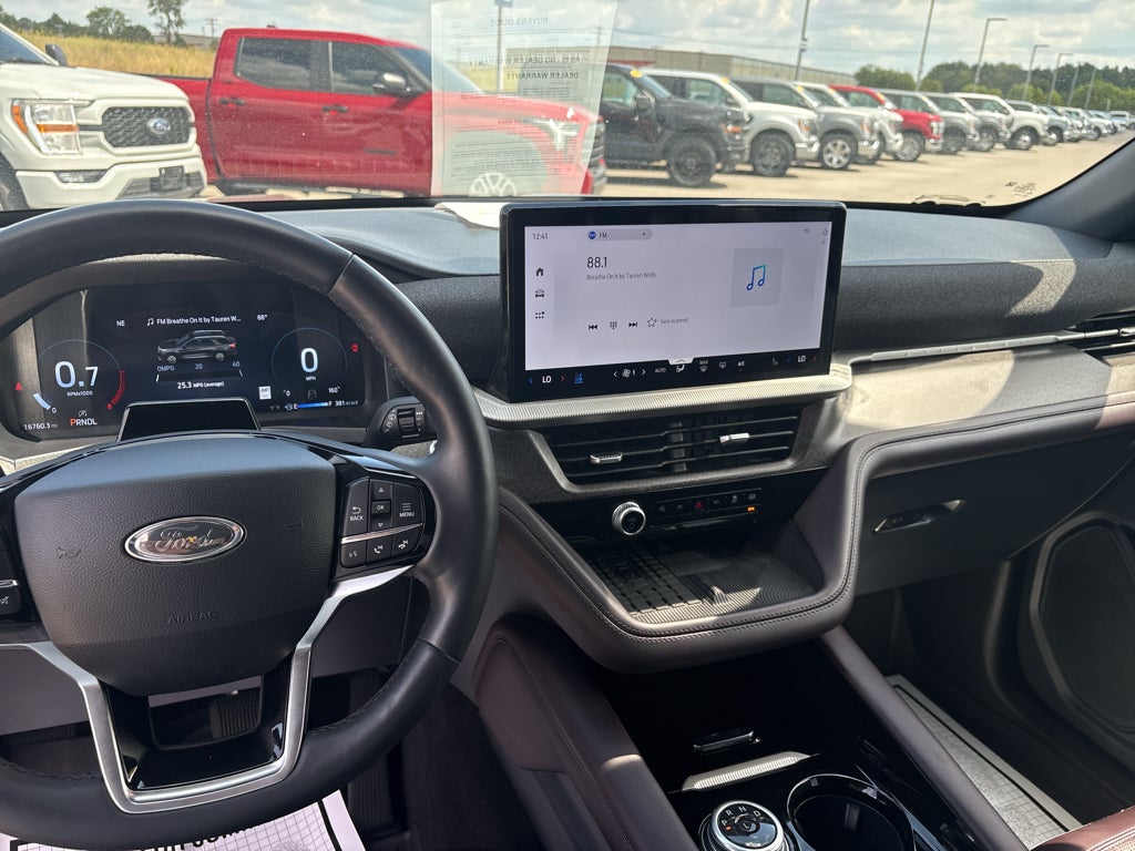 2025 Ford Explorer Platinum