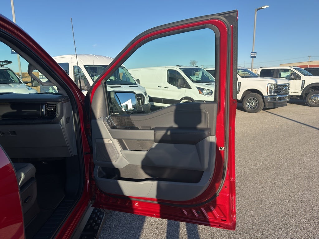 2024 Ford F-150 Lightning Flash