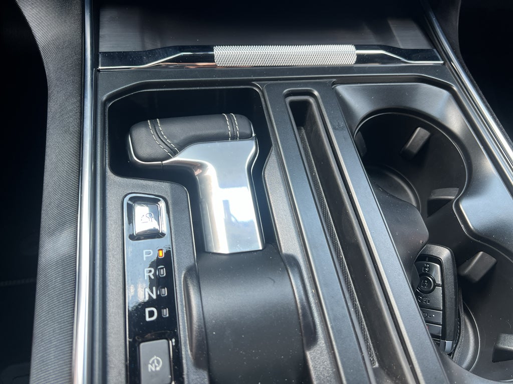 2025 Ford F-150 Lightning Platinum