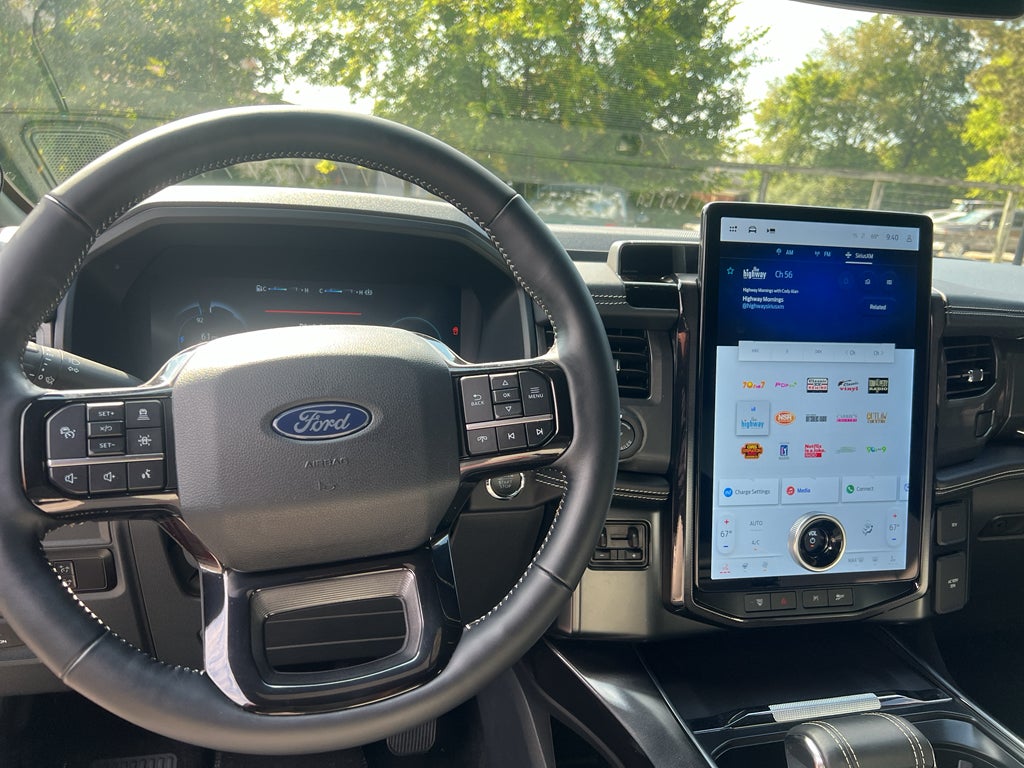 2025 Ford F-150 Lightning Platinum