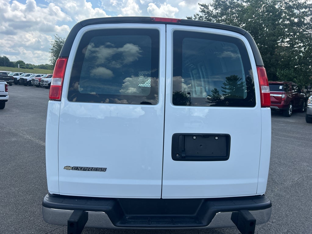 2025 Chevrolet Express Cargo RWD 2500 Regular Wheelbase WT