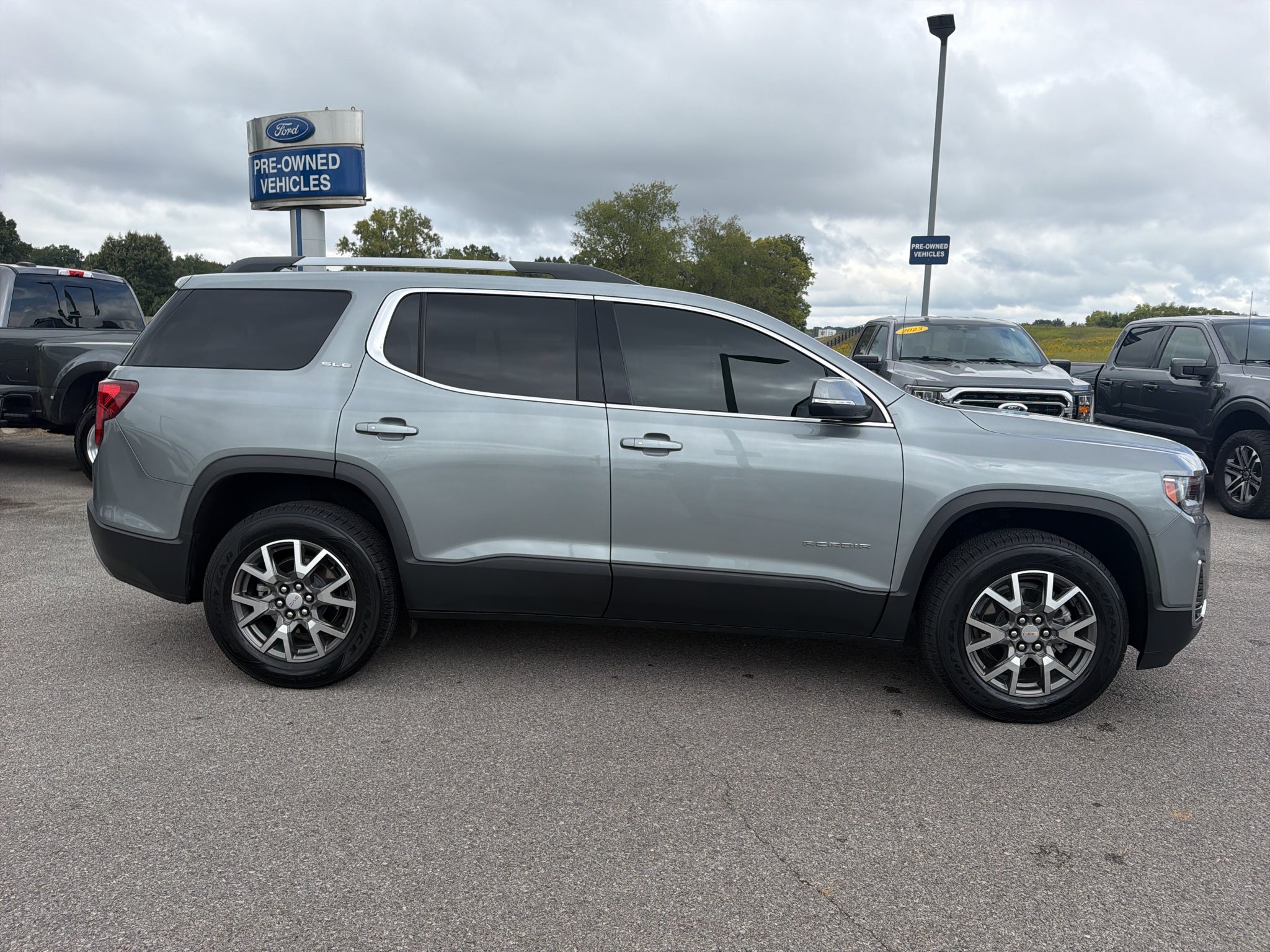 2023 GMC Acadia FWD SLE