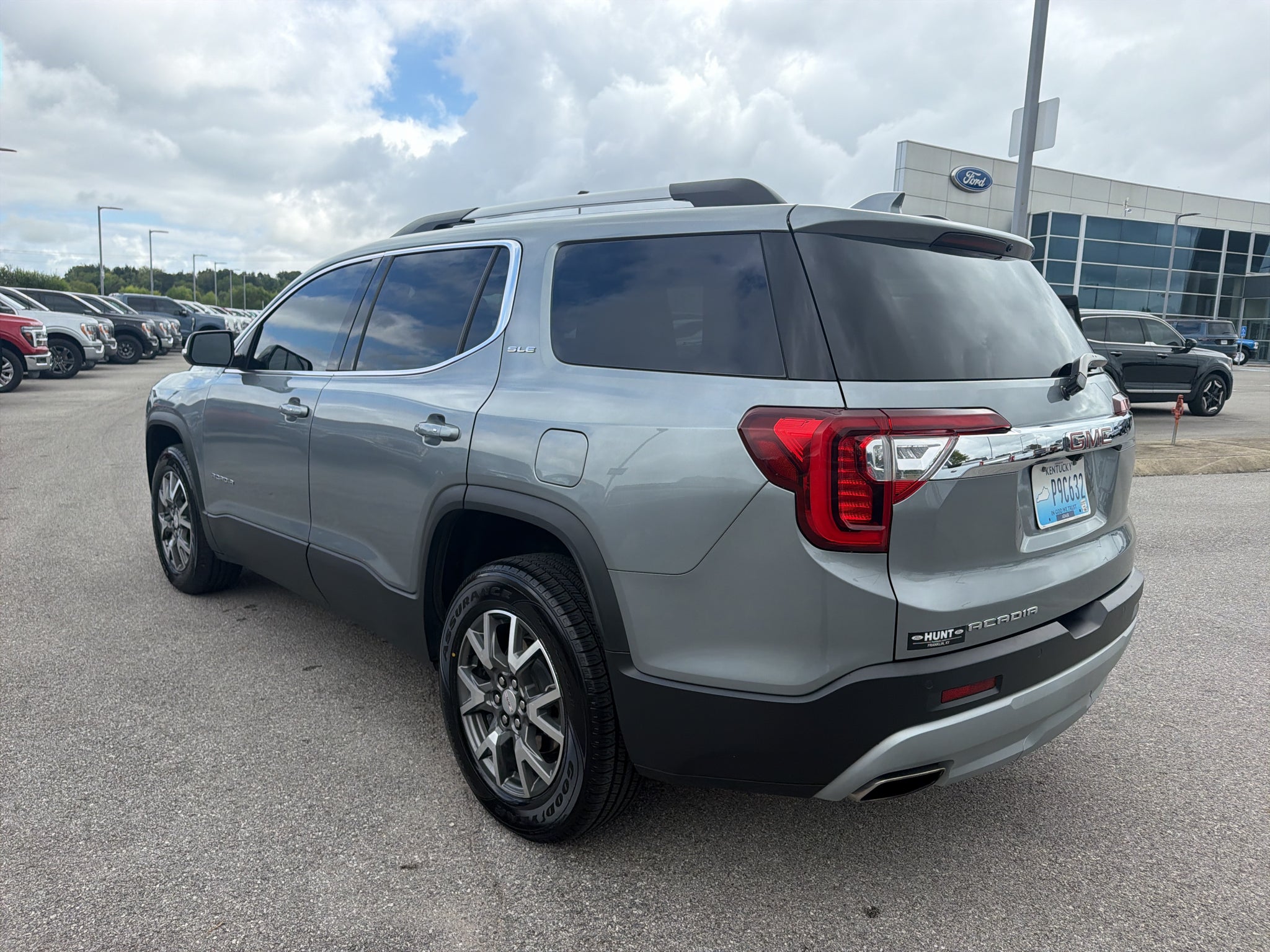 2023 GMC Acadia FWD SLE