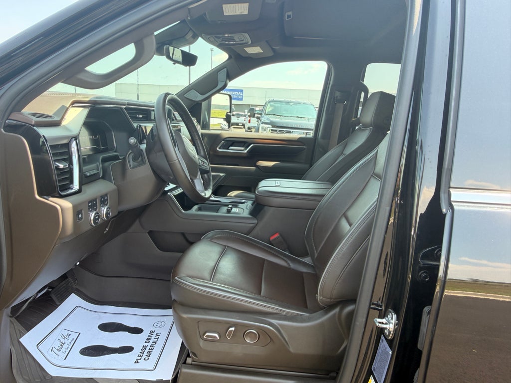 2025 GMC Sierra 2500HD 4WD Crew Cab Standard Bed Denali