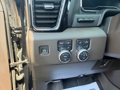 2025 GMC Sierra 2500HD 4WD Crew Cab Standard Bed Denali
