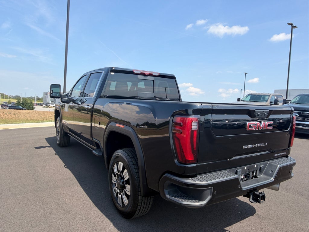 2025 GMC Sierra 2500HD 4WD Crew Cab Standard Bed Denali