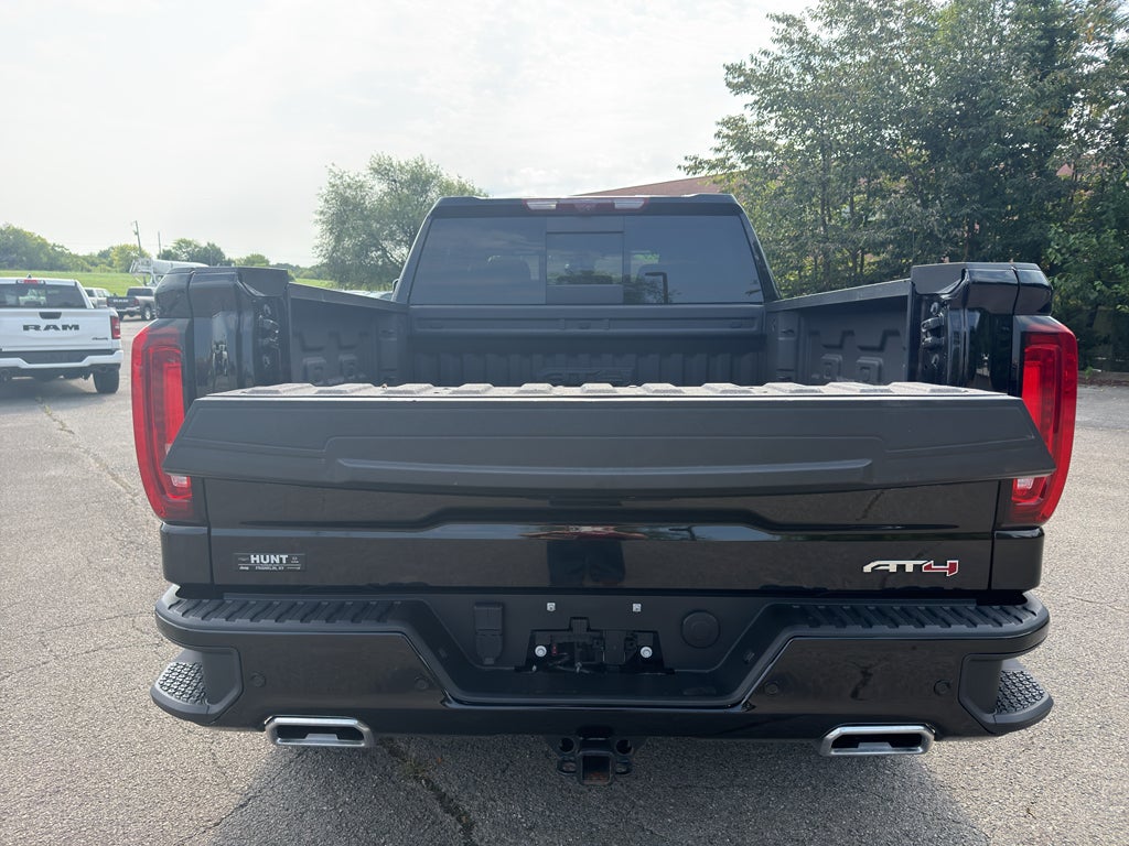 2023 GMC Sierra 1500 4WD Crew Cab Standard Box AT4
