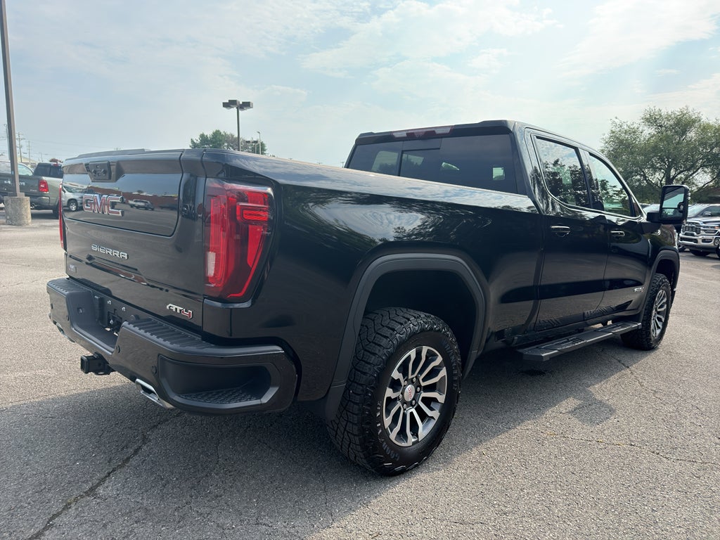 2023 GMC Sierra 1500 4WD Crew Cab Standard Box AT4