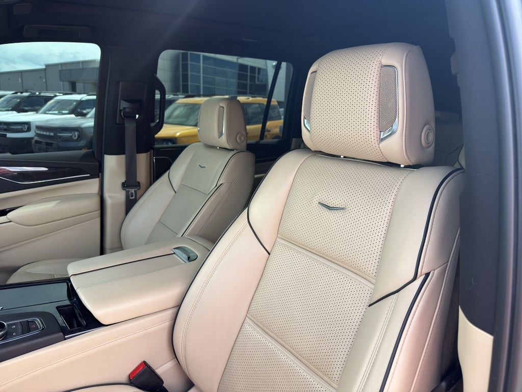 2022 Cadillac Escalade ESV Premium Luxury