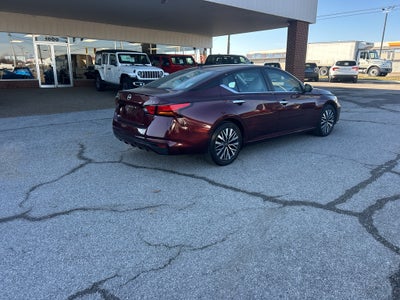 2023 Nissan Altima SV FWD