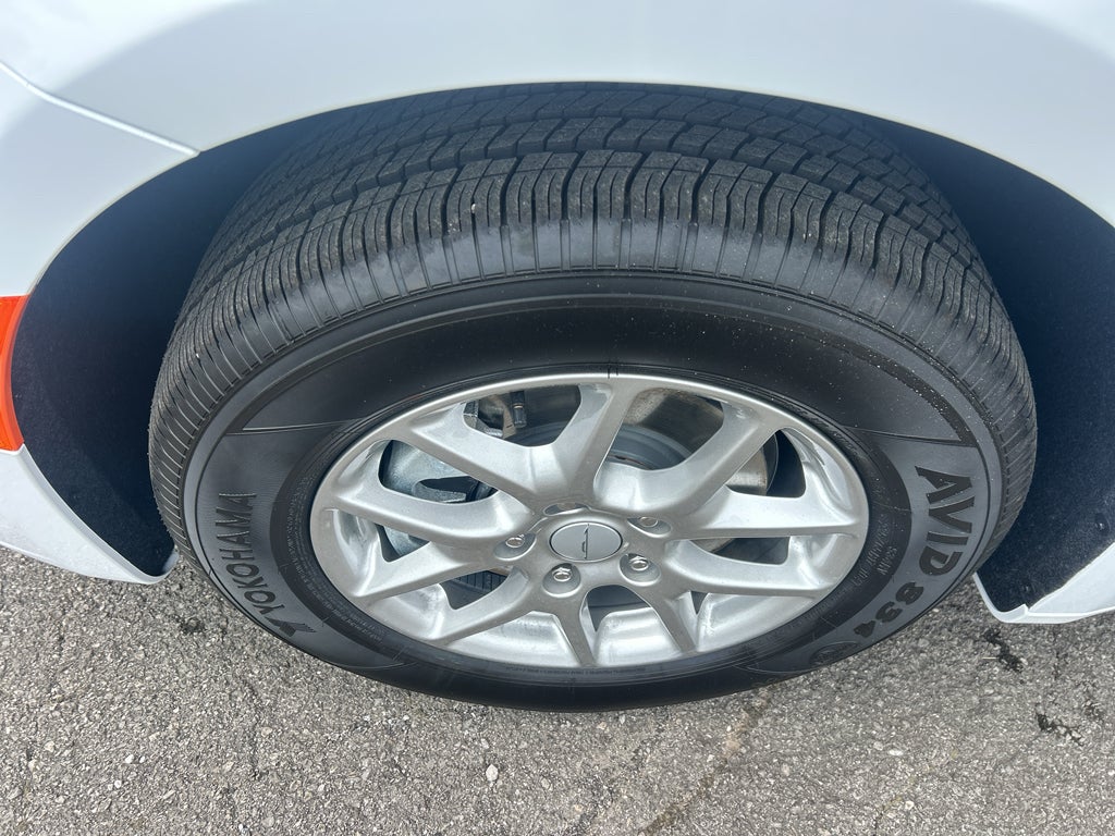 2027 Chrysler Pacifica PACIFICA SELECT