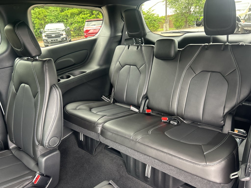 2027 Chrysler Pacifica PACIFICA SELECT