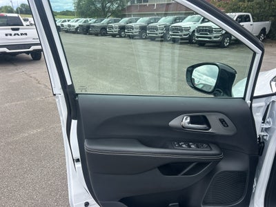 2027 Chrysler Pacifica PACIFICA SELECT
