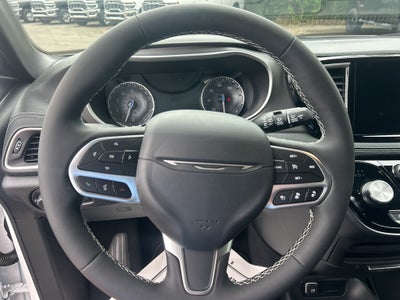 2027 Chrysler Pacifica PACIFICA SELECT