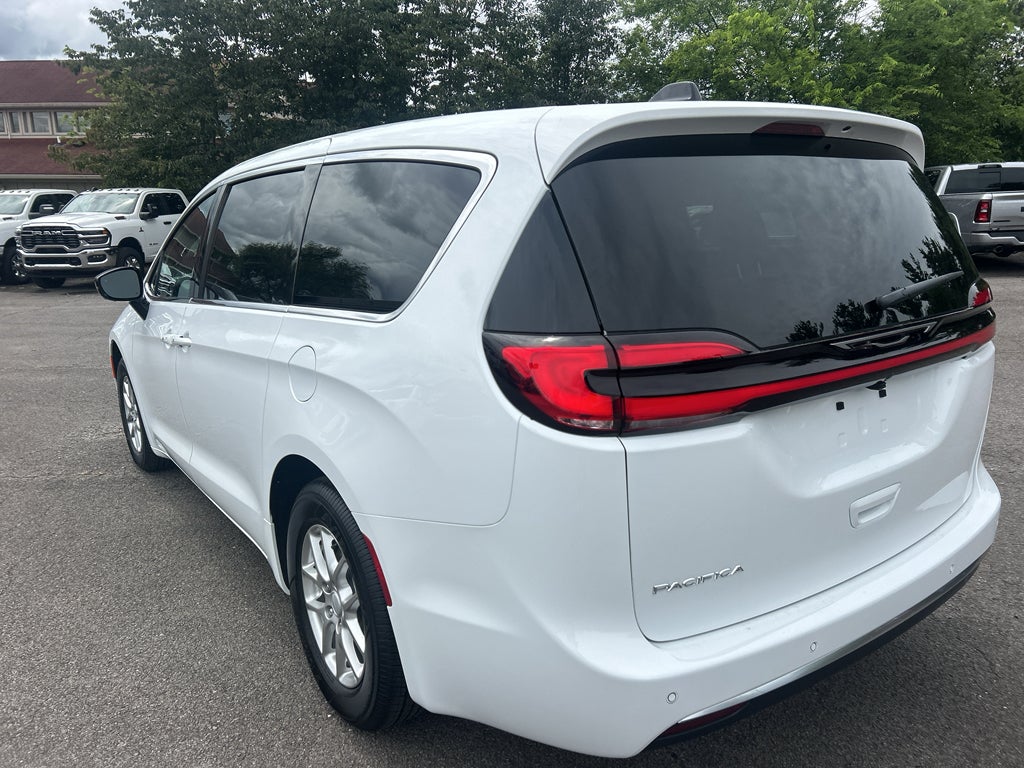 2027 Chrysler Pacifica PACIFICA SELECT