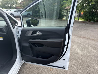 2027 Chrysler Pacifica PACIFICA SELECT