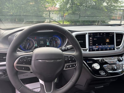 2027 Chrysler Pacifica PACIFICA SELECT