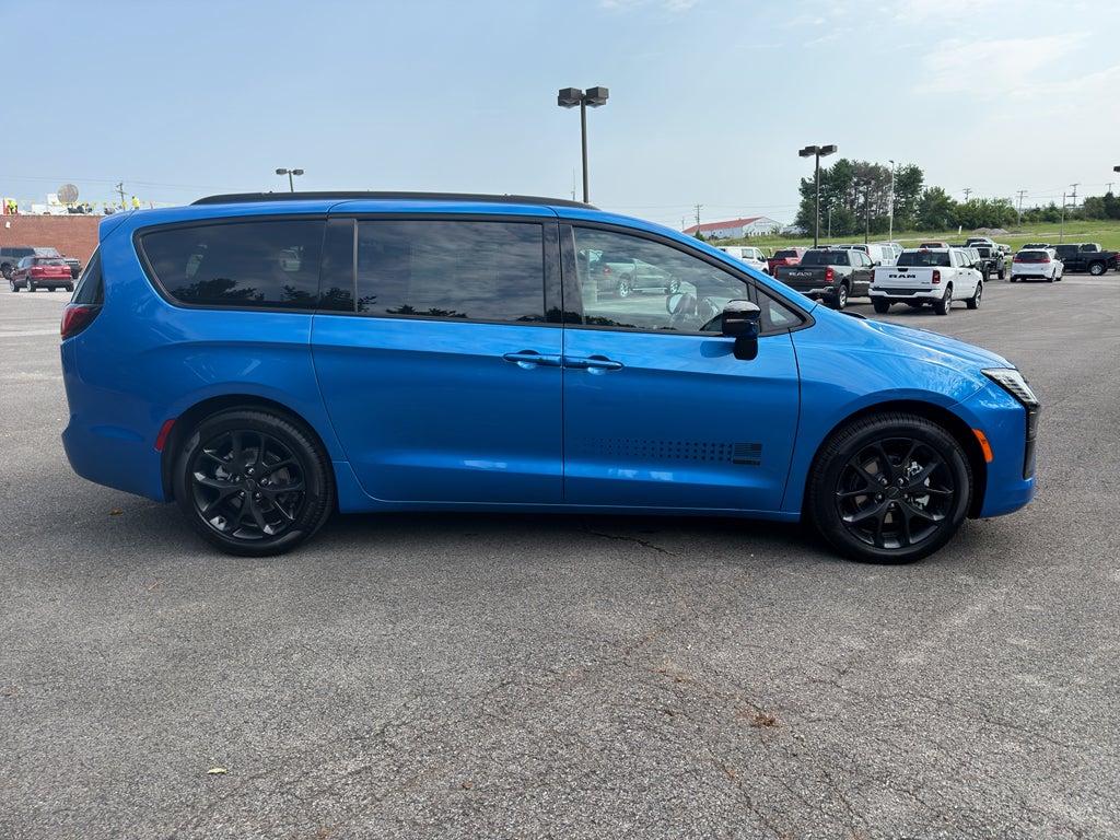 2027 Chrysler Pacifica PACIFICA SELECT