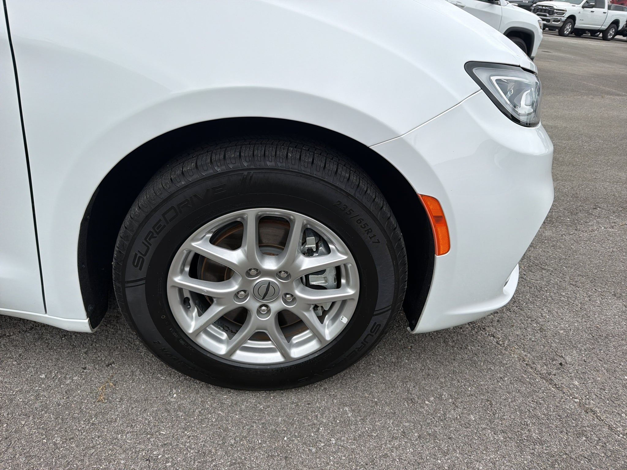 2025 Chrysler Pacifica Select