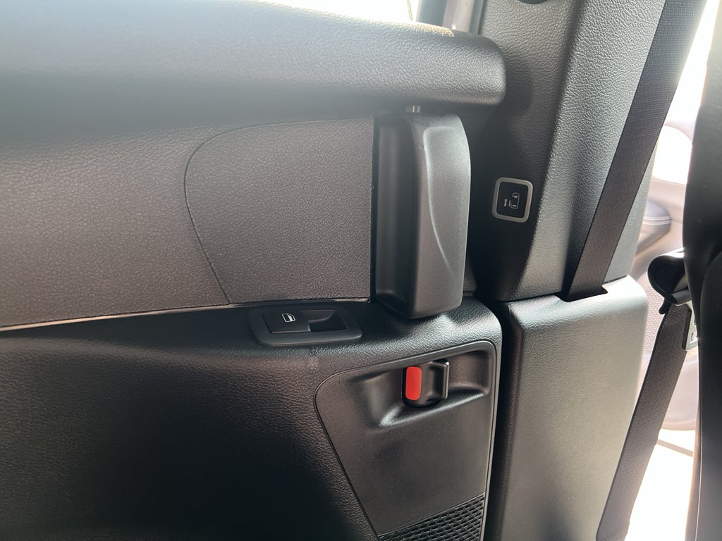 2025 Chrysler Voyager VOYAGER LX