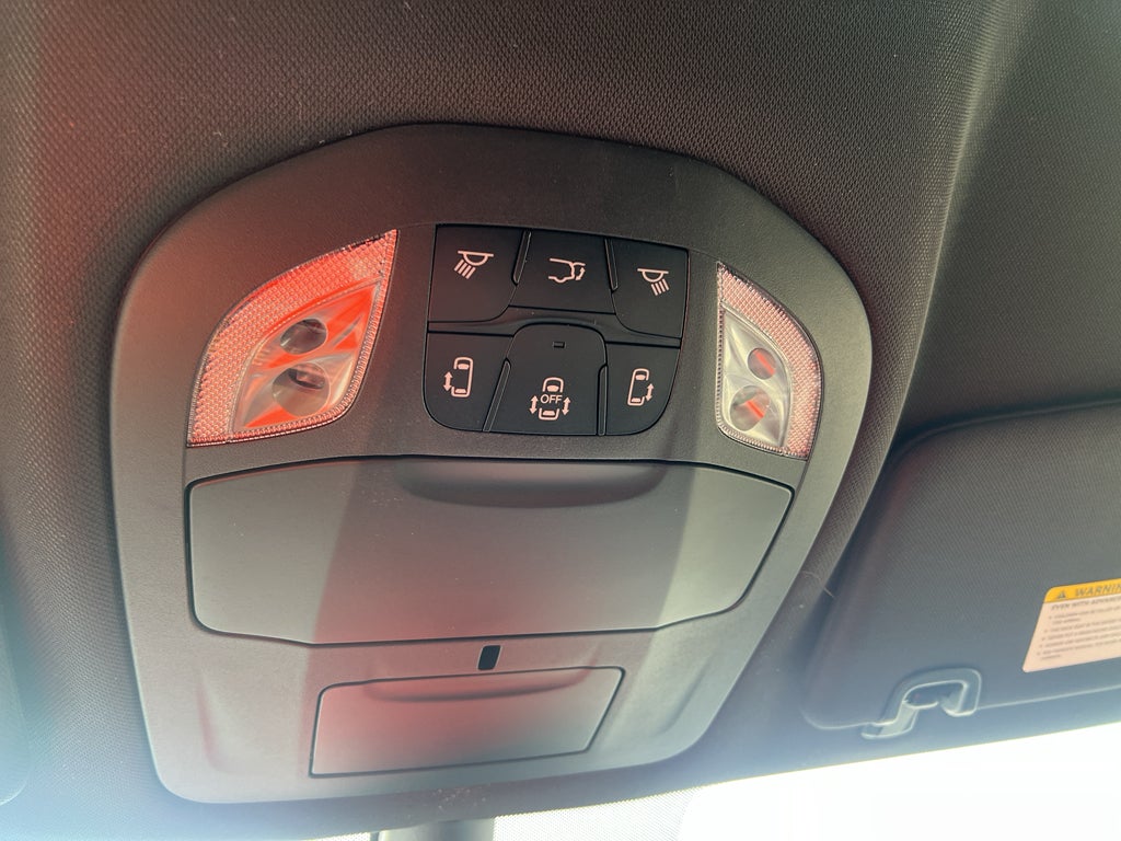 2025 Chrysler Voyager VOYAGER LX