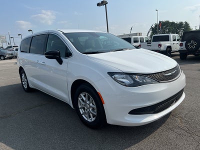 2025 Chrysler Voyager VOYAGER LX
