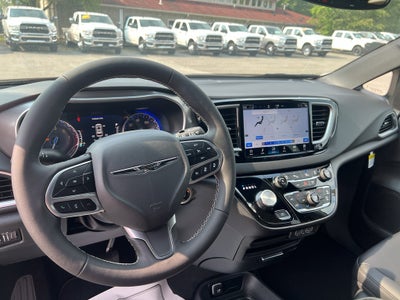 2025 Chrysler Voyager VOYAGER LX