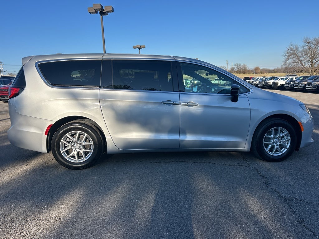 2026 Chrysler Voyager VOYAGER LX