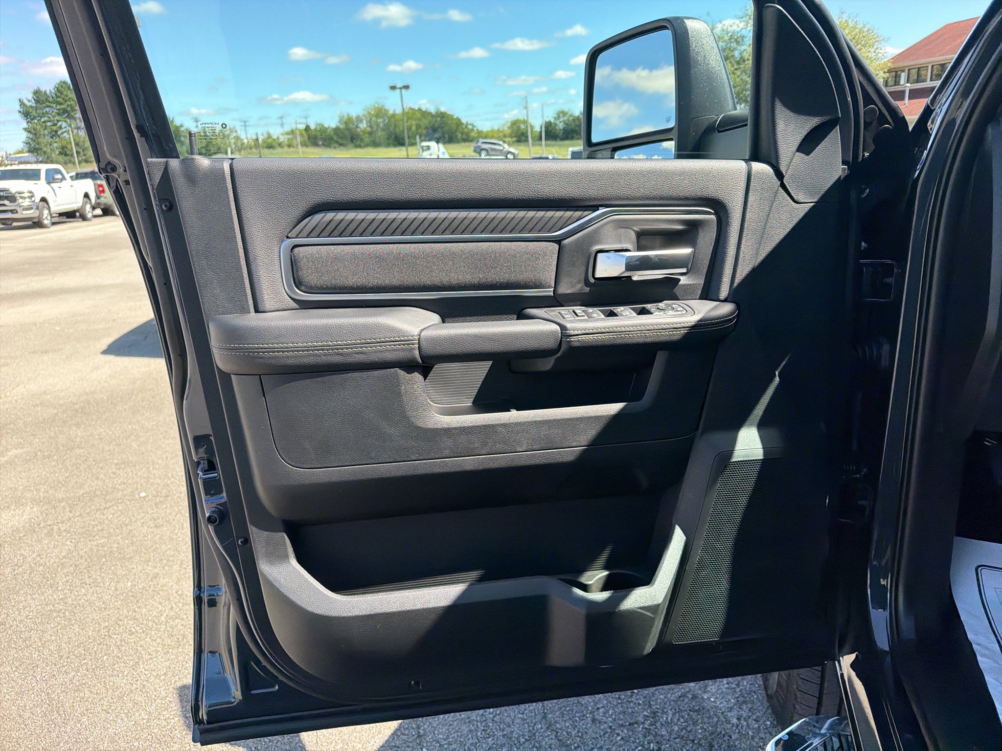 2027 RAM Ram 2500 RAM 2500 BIG HORN CREW CAB 4X4 6'4' BOX