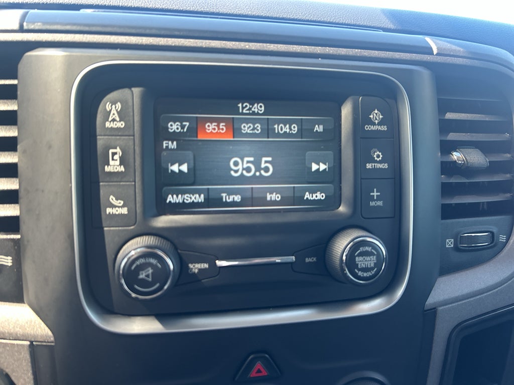 2018 RAM 1500 Express Crew Cab 4x4 5'7' Box